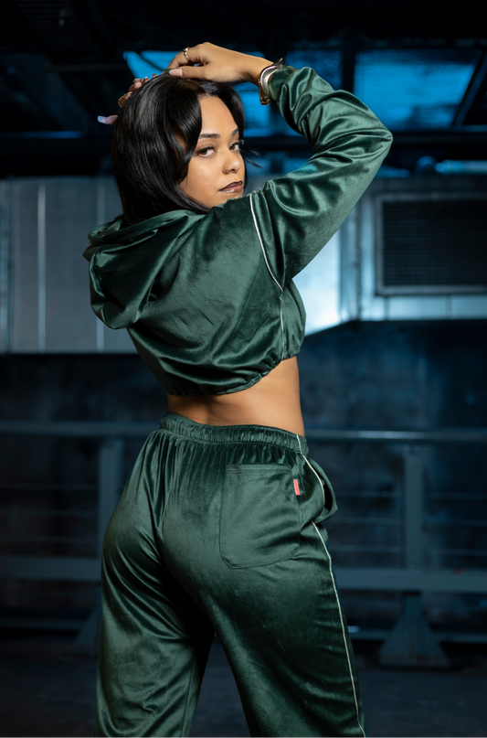 AWäKEN CROP HOODIE | EMERALD GREEN