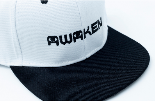 AWäKEN SNAPBACK | WHITE-BLACK