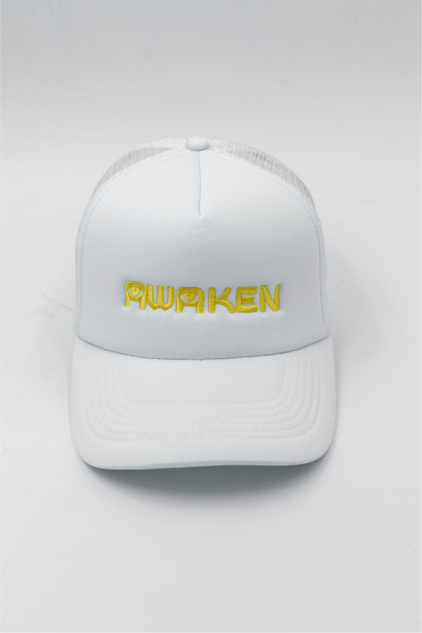 AWäKEN TRUCKER CAP | WHITE