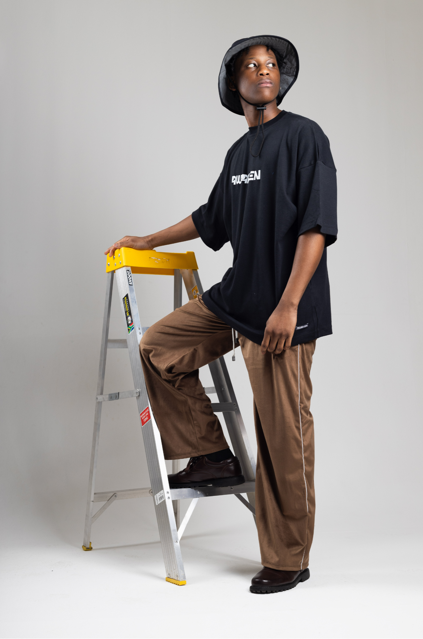 AWäKEN OVERSIZED T-SHIRT | BLACK