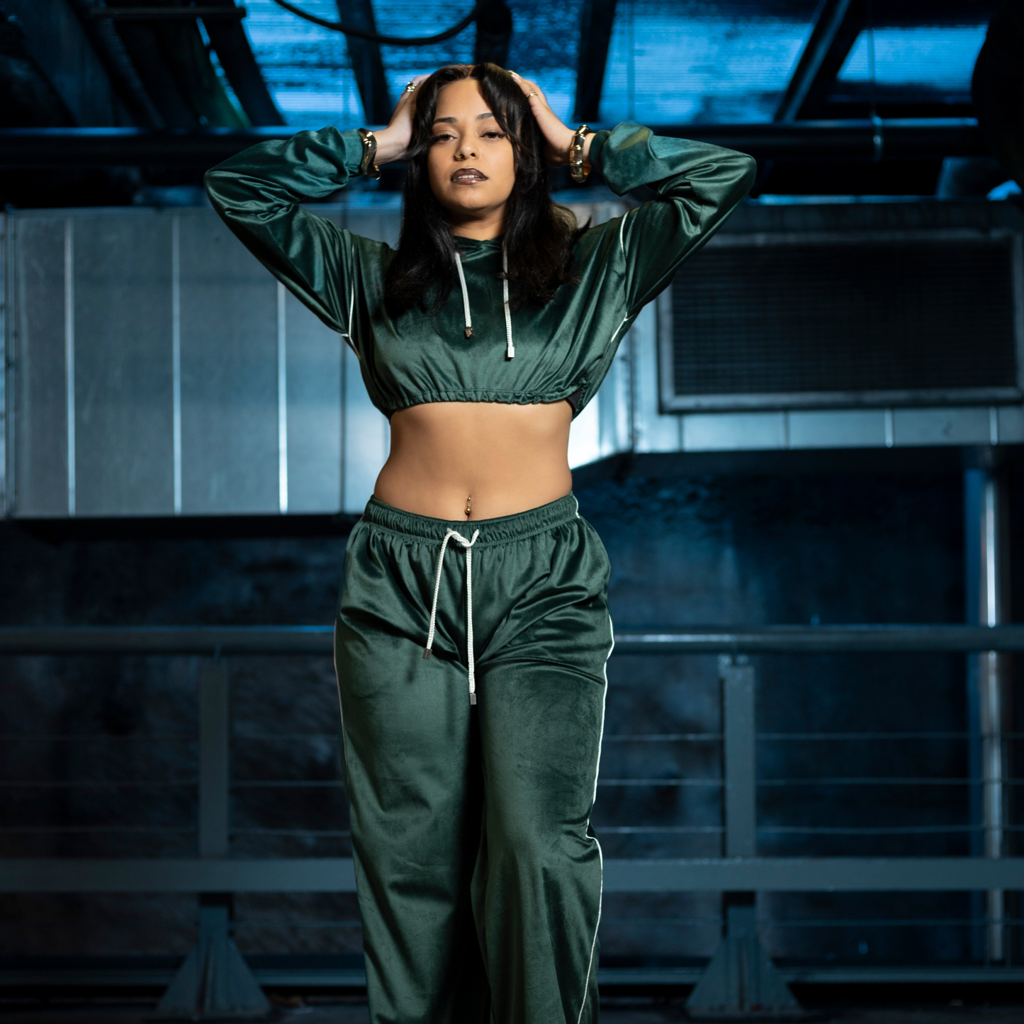 AWäKEN CROP HOODIE | EMERALD GREEN