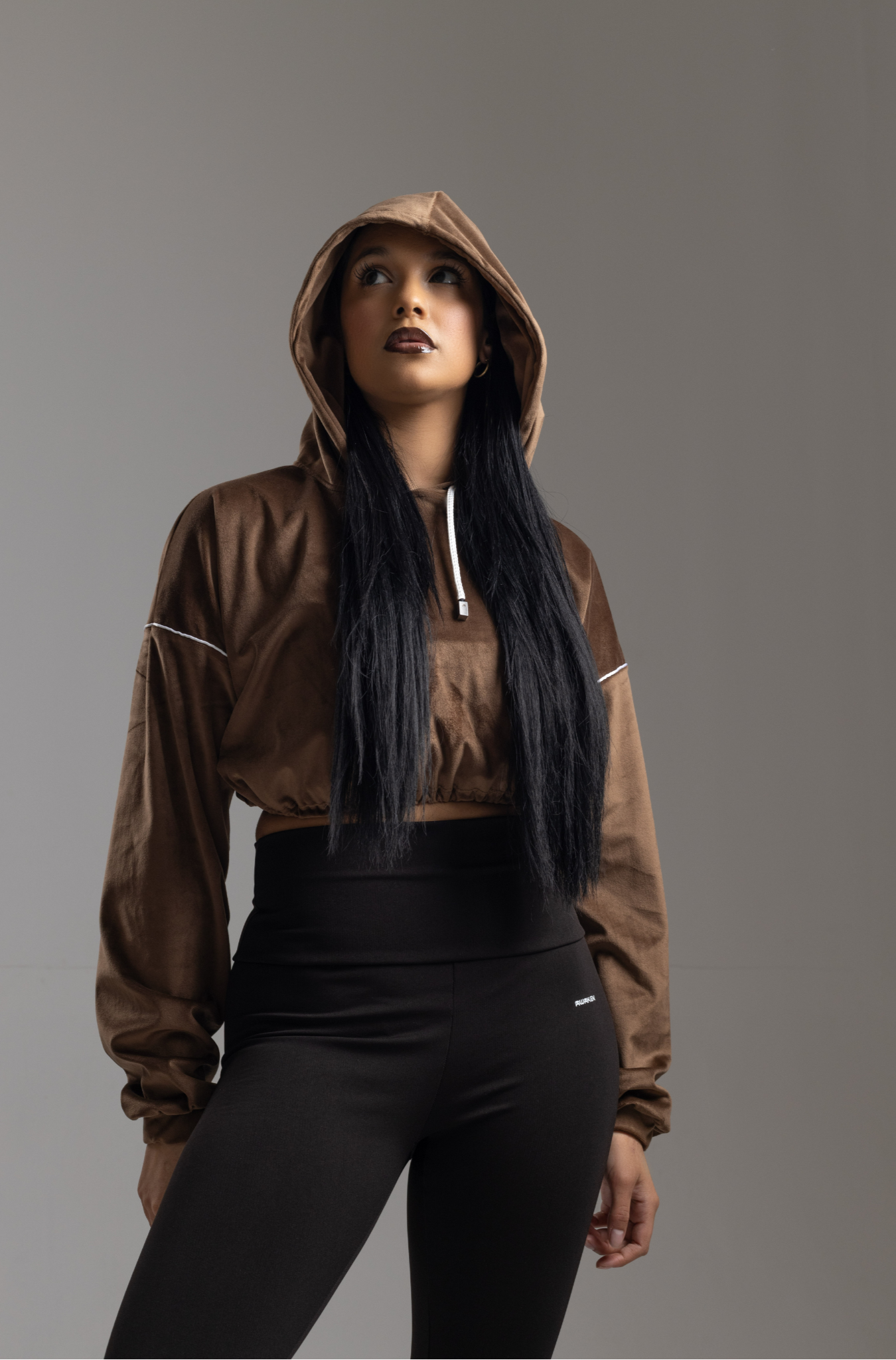 AWäKEN CROP HOODIE | BROWN