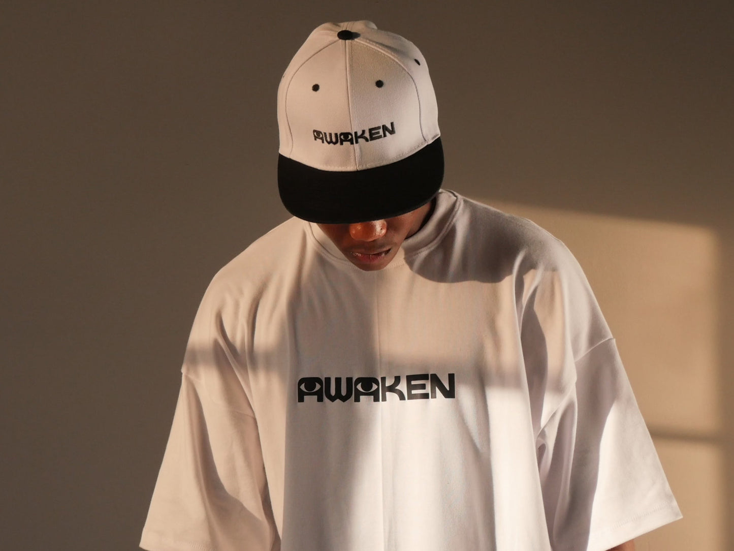 AWäKEN SNAPBACK | WHITE-BLACK