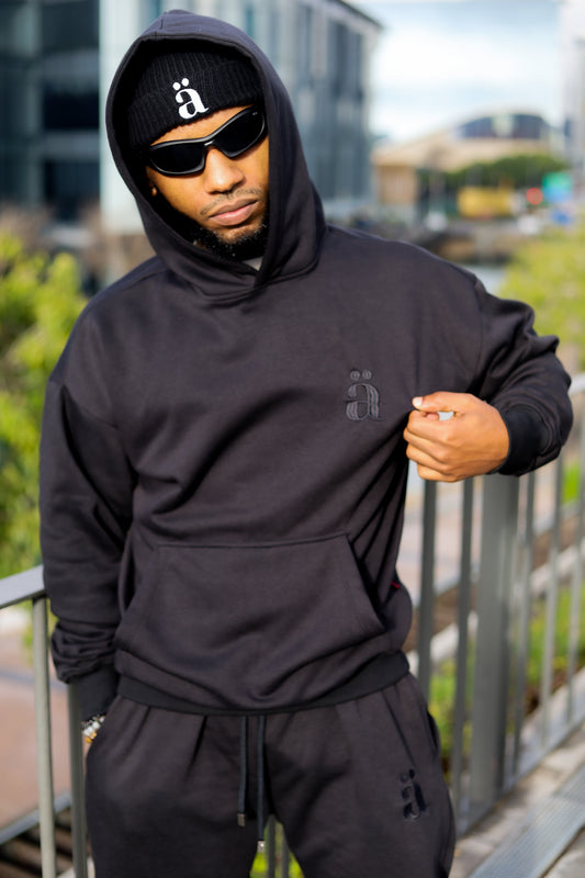 EMBROIDERED HOODIE | BLACK